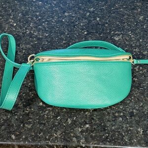 Elegant Green Leather Crossbody Bag